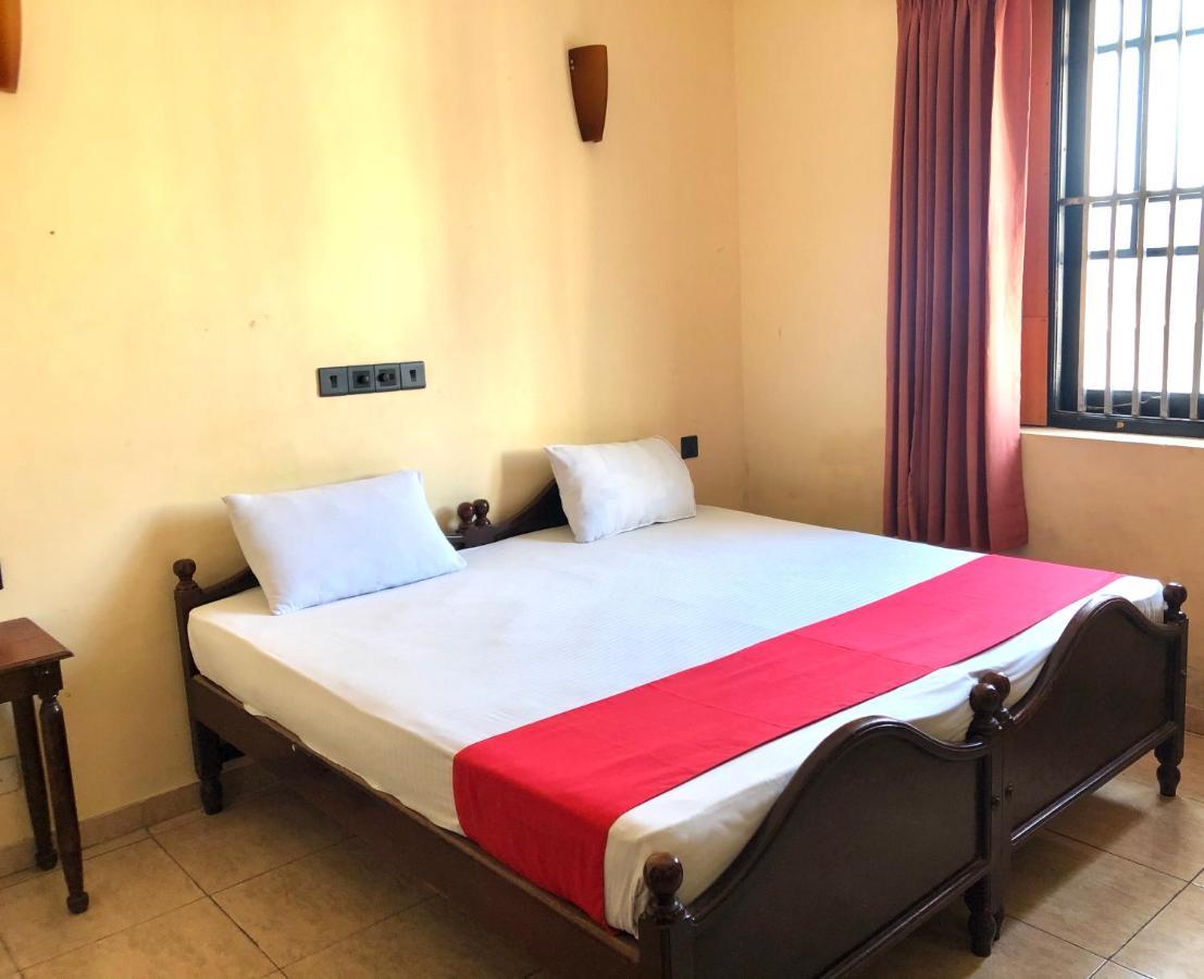 Eestee Rest Kolombo Bagian luar foto